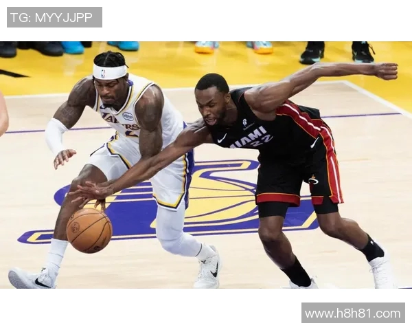 19日勇士与湖人激战正酣谁能在这场对决中笑到最后